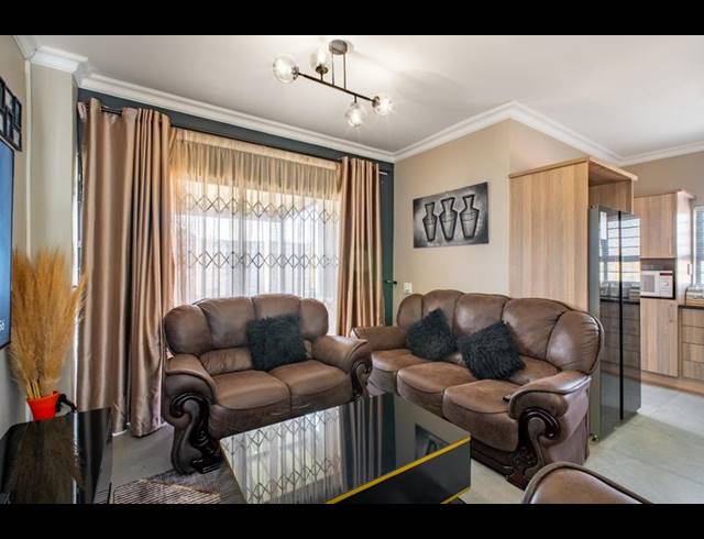 3 BEDROOM DUPLEX FOR SALE IN MONTANA